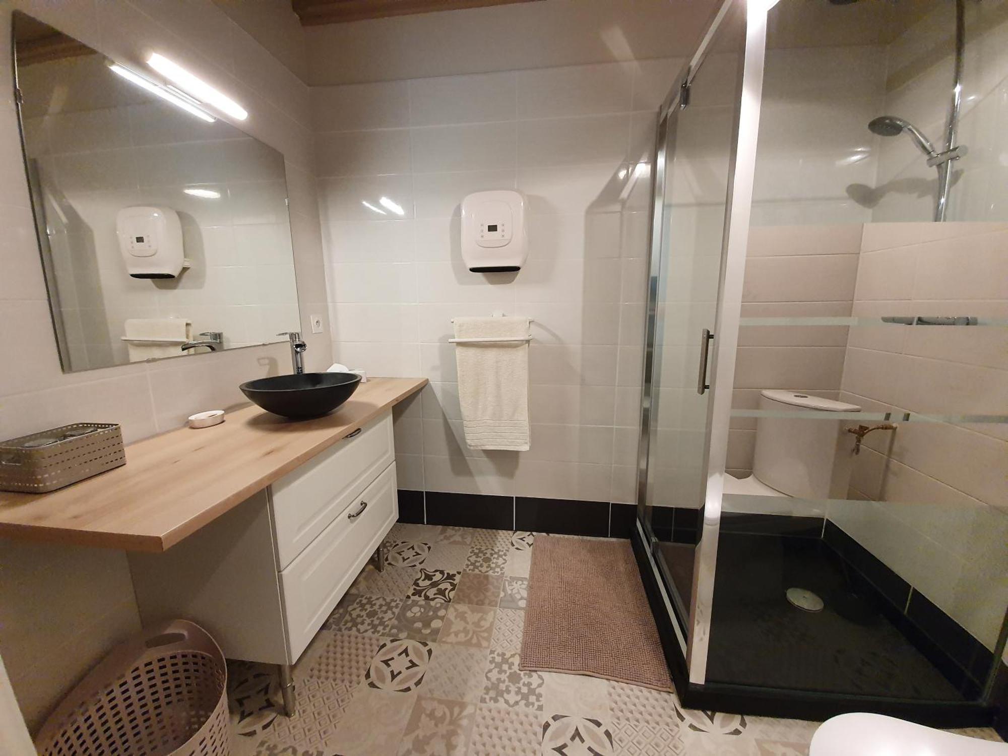 Gite Confortable Avec Spa Prive Et Confort Moderne Pont-de-Larn Exterior photo